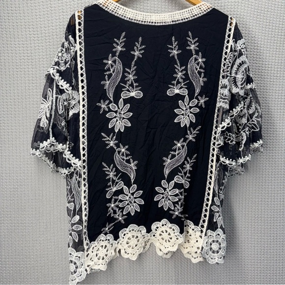 Sapphire Embroidered Crochet Women’s Floral Blouse Tunic Boho Black White Size S - Picture 3 of 9